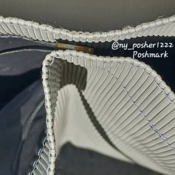 𝗃𝗈𝗒𝖼𝖾-𝗍𝖾𝖼𝗁 Gray Waterproof Environmental Fashion Tote Bag - Picture 5 of 8